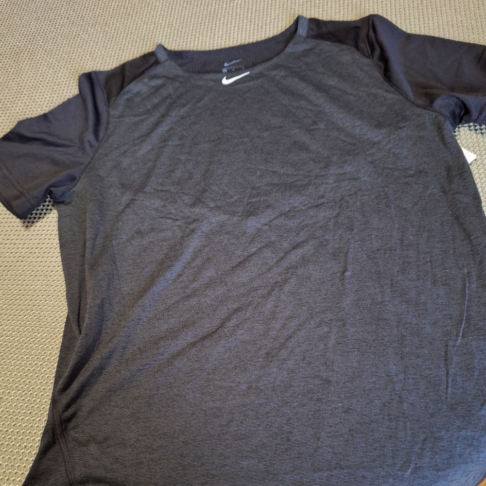Nike Womens Short Sleeved Shirt